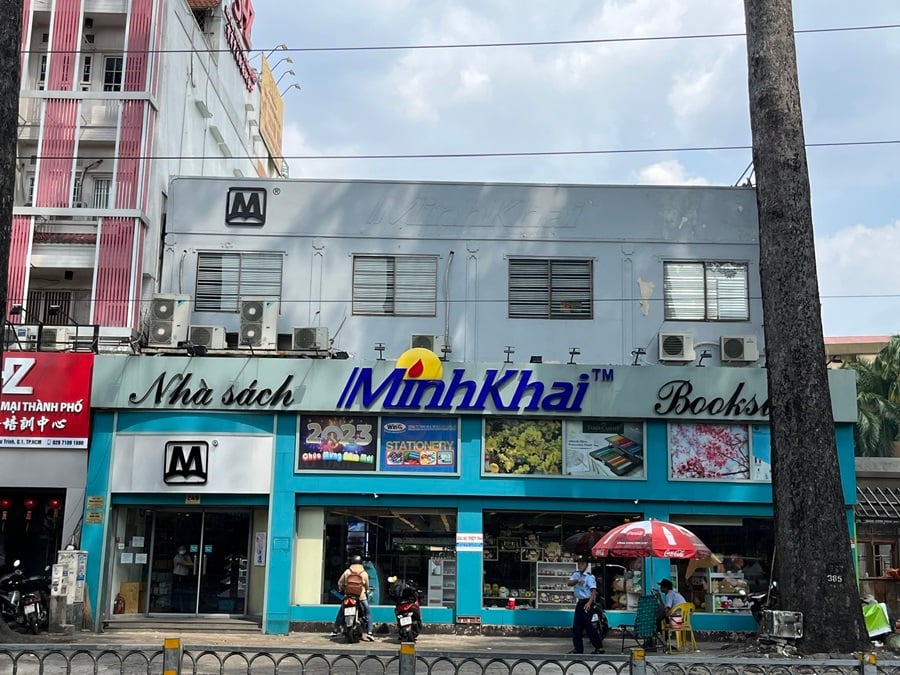 Nhà sách Minh Khai