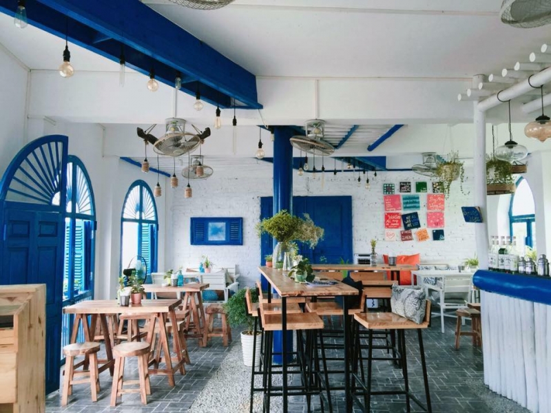 không gian Santorini Vibes Cafe
